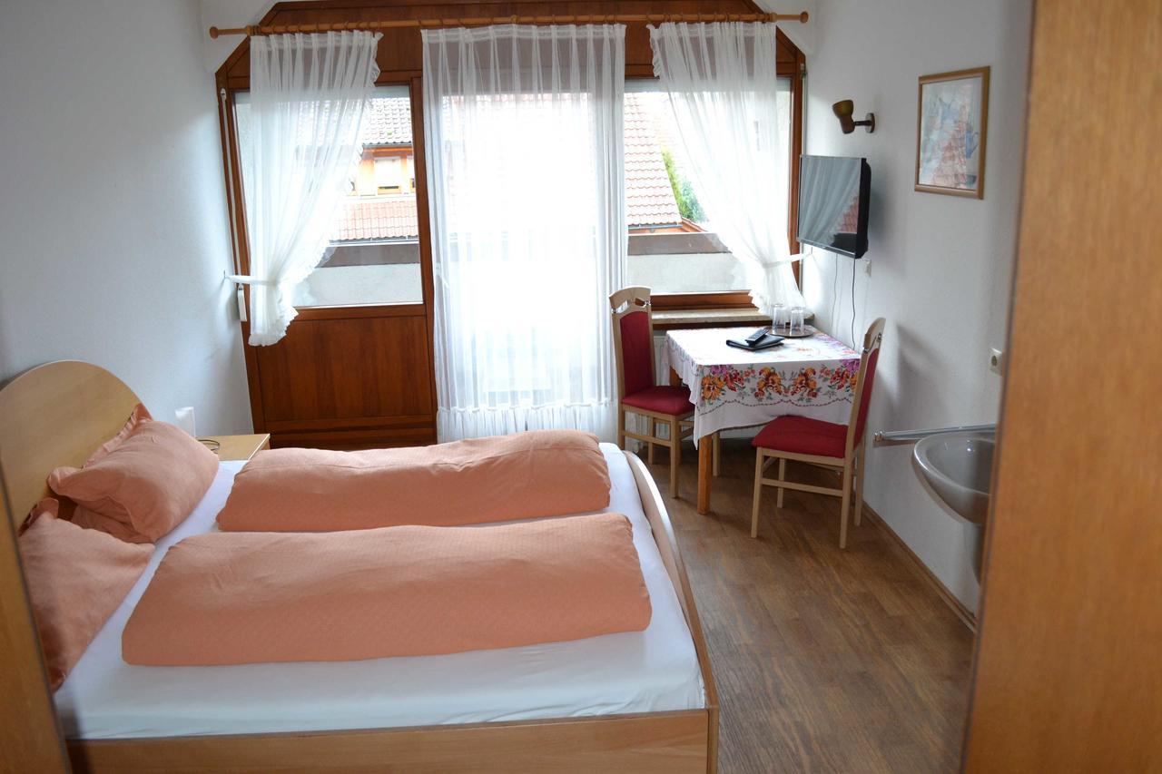 Gaestehaus Tagescafe Eckenfels Ohlsbach Ngoại thất bức ảnh